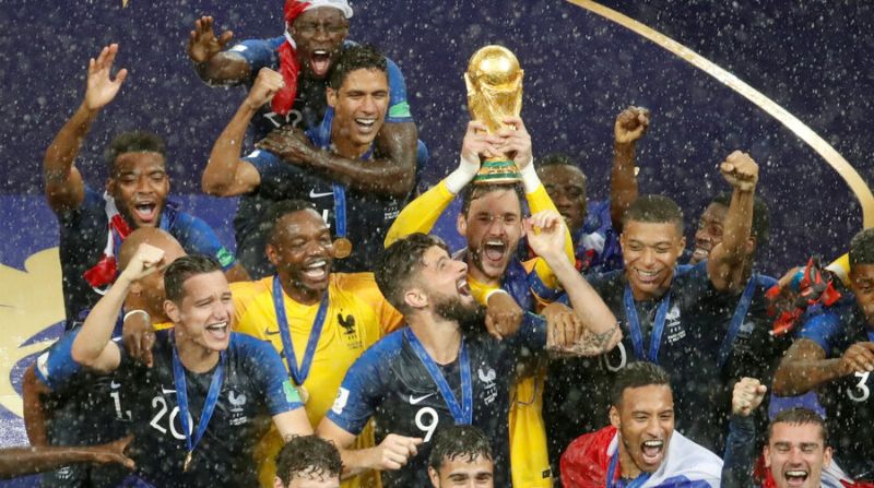 Allez les Bleus là khẩu hiệu cổ động nổi tiếng nhất bóng đá Pháp