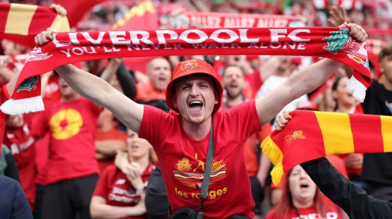 The Reds (Lữ đoàn đỏ) là biệt danh phổ biến nhất của Liverpool FC
