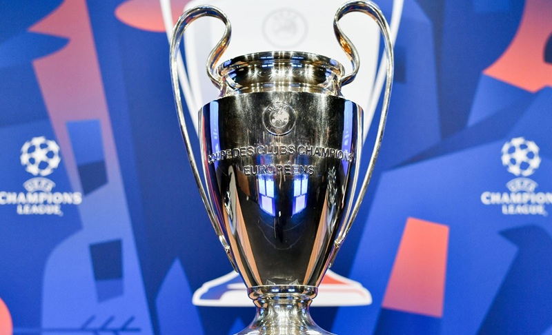 UEFA là chữ viết tắt của cụm tiếng Pháp