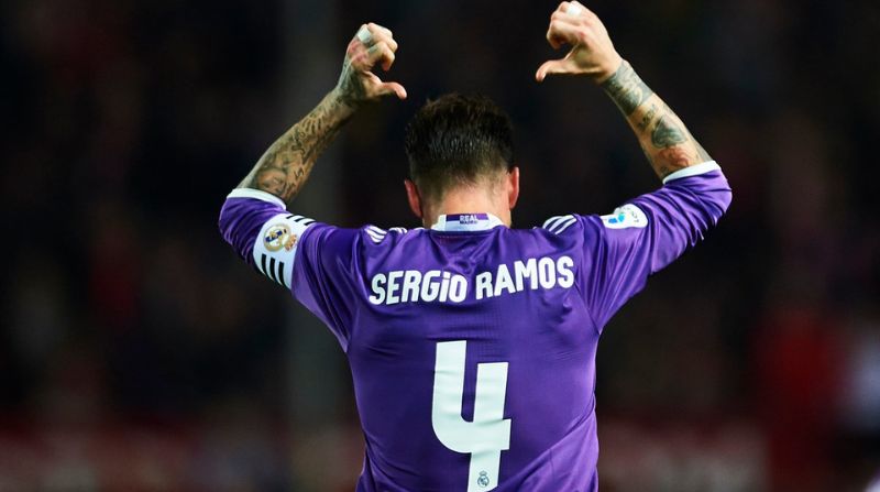 Sergio Ramos mang áo số 4 tại Real Madrid suốt 16 năm (2005–2021)