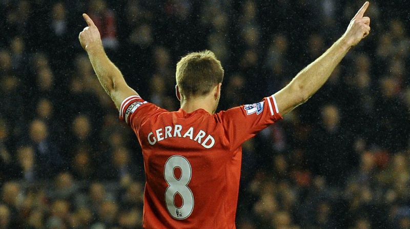 Steven Gerrard mang áo số 8 suốt sự nghiệp tại Liverpool (1998–2015)