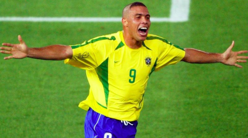 Ronaldo Luís Nazário de Lima là hiện thân hoàn hảo nhất của áo số 9