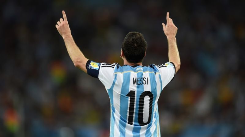 Ý nghĩa áo số 10 trong bóng đá gắn liền với Pelé, Maradona và Messi